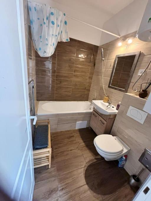 Quiet In Center Apartman *